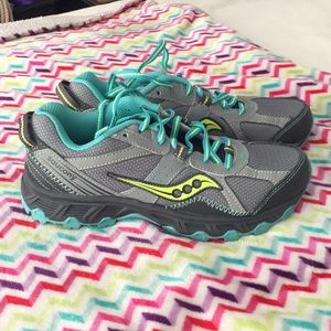 Saucony escape running shoe size 6.5